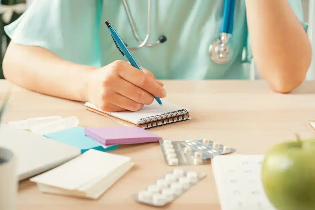 documents médicaux, ordonnances et diagnostics, nécessaires pour constituer un dossier complet pour la MDPH