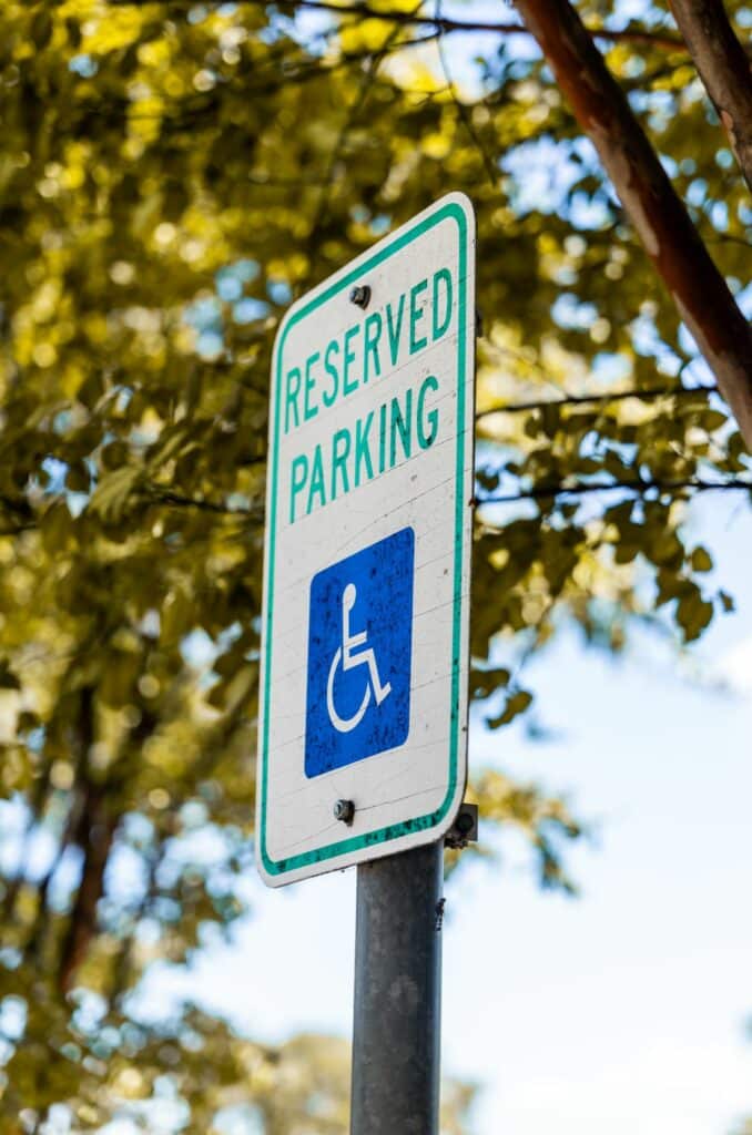 Qui a droit à la carte de stationnement handicapé ? 1 pexels photo 38994630