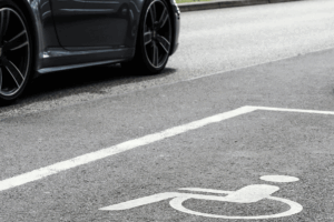 La durée de stationnement pour une place handicapé